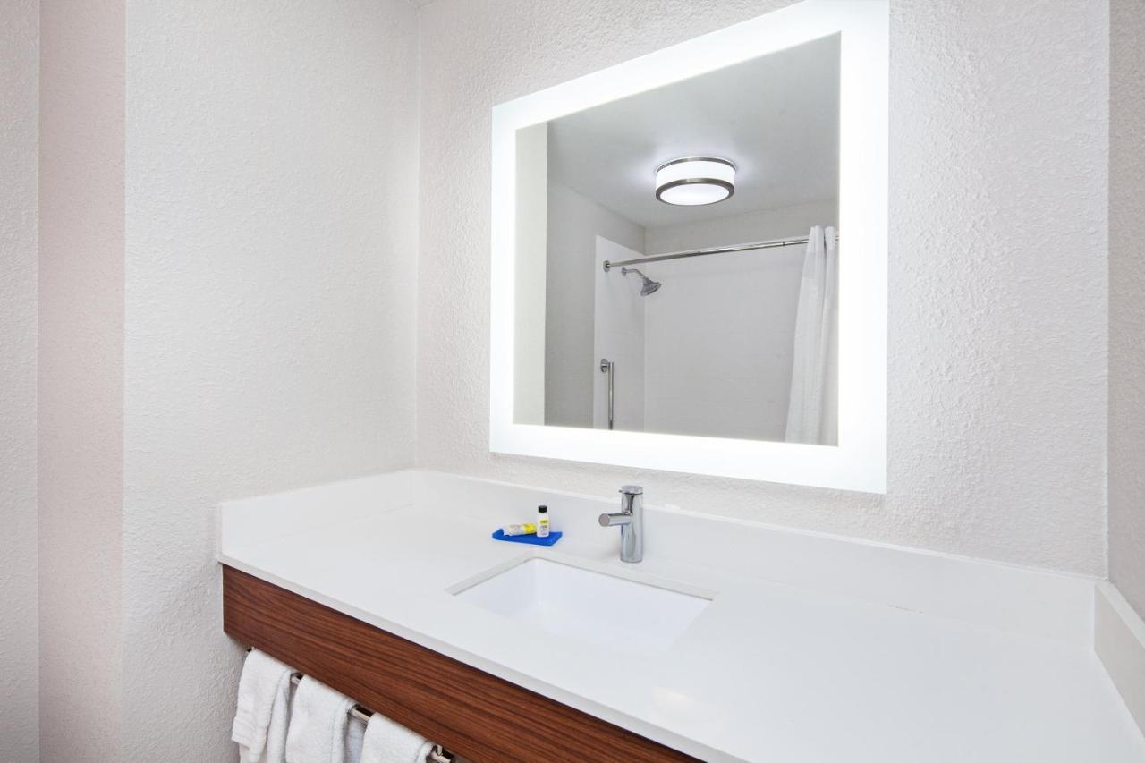 Holiday Inn Express & Suites Clovis Fresno Area By Ihg Exterior foto