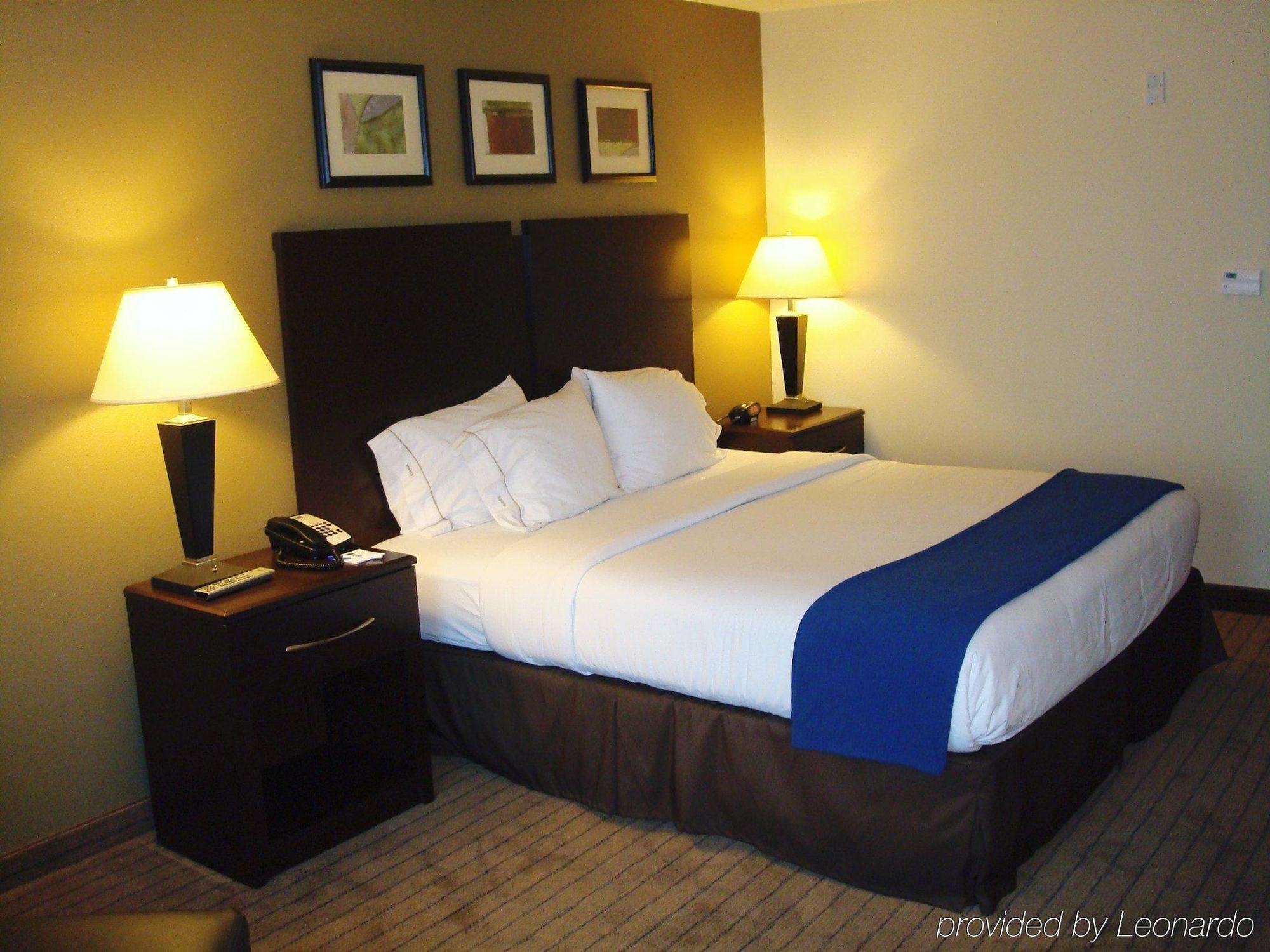 Holiday Inn Express & Suites Clovis Fresno Area By Ihg Exterior foto