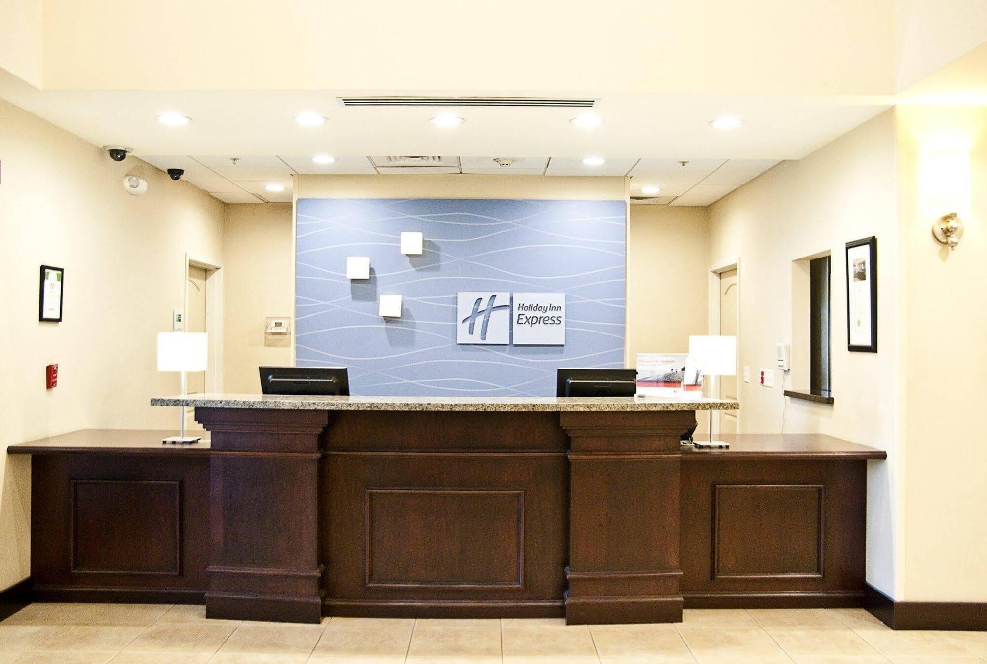 Holiday Inn Express & Suites Clovis Fresno Area By Ihg Exterior foto